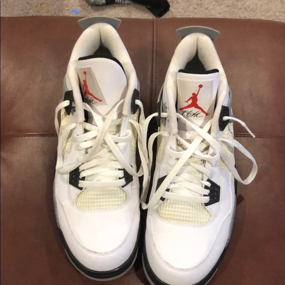 White cement Jordan 4